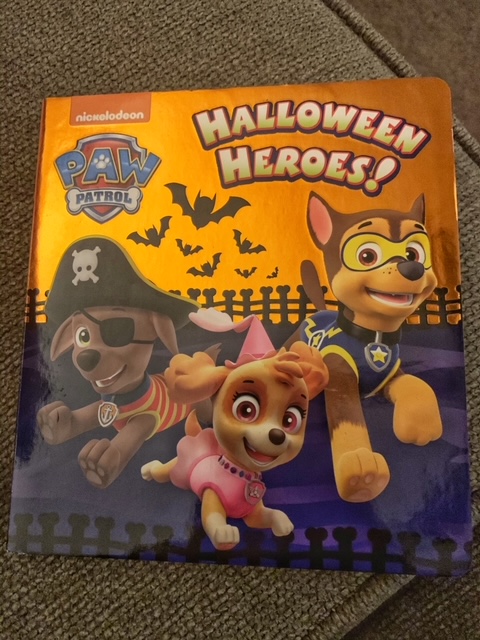 Picture of the book Paw Patrol Halloween Heroes! 